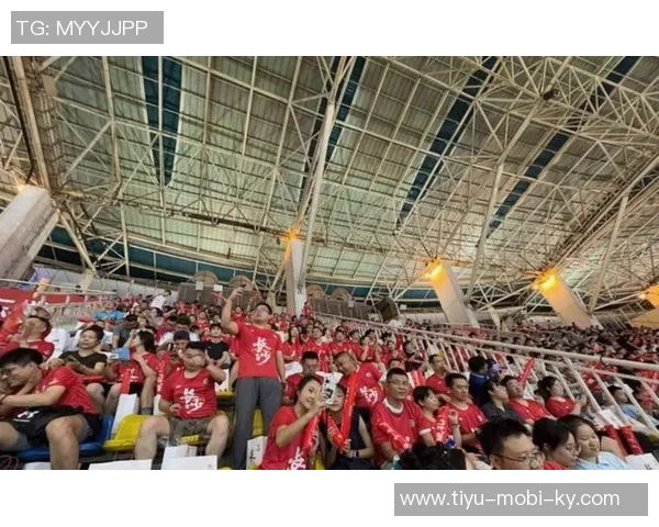 客场呐喊传递佛山力量助力球队坚定迈向保级之路